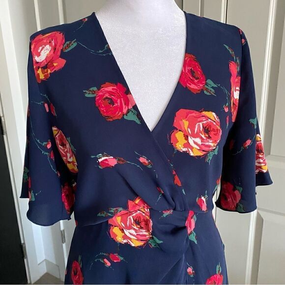 Aritzia Brand Babaton Navy Floral Wrap Flutter Sleeve High-Low Dress Size 4 - Picture 2 of 13